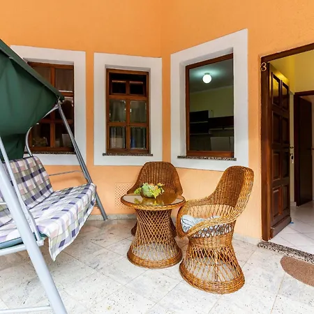 Apartman Fuer Zwei Personen By Interhome Fažana